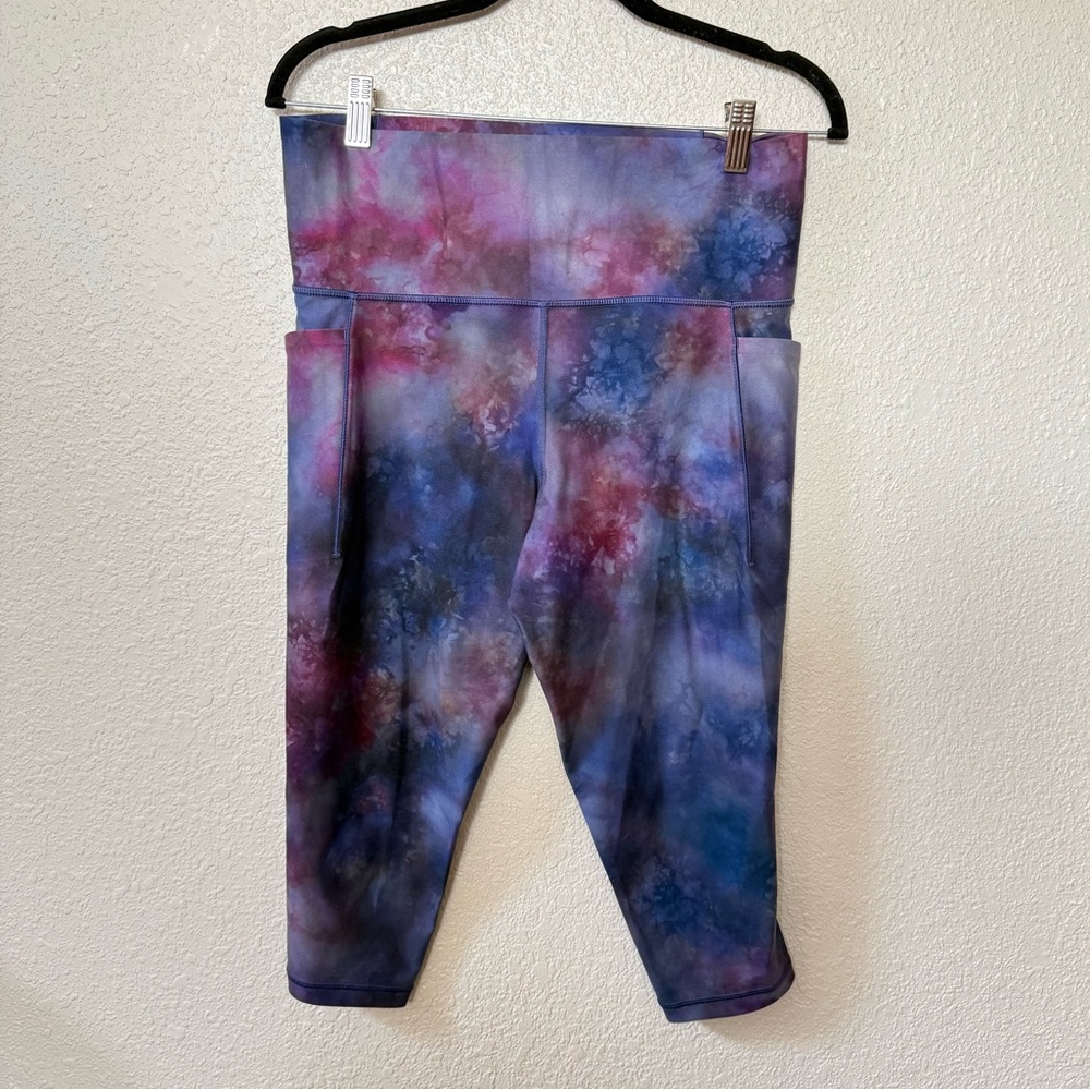 Athleta Blue & Purple Space Dye Print Salutation II Capri Leggings Large Petite